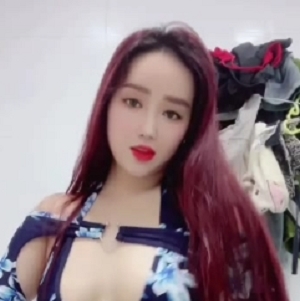 独家福利百度云限时合集！onlyfans超火网红uyenbetty2021最新2v1.2g视频，不容错过！