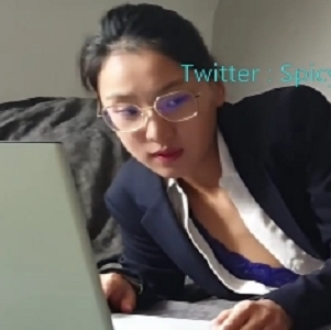 留学生刘玥动情季ol服装：白领必备，展现美妙境界