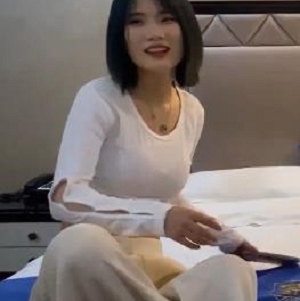 缺钱的家里美女约p兼职，酒店嗨翻