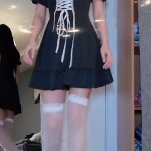 《董香热舞合集》：抖音风bgm助你成为青春无敌的网红小乖乖女，教你炫酷姿势，释放32v 72.8m百倍魅力！