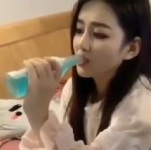 熊猫tv女主播吃瓜视频高颜值反差妹子游戏直播