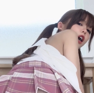 乱来妹子kittykum189.5g视频合集，亚裔妹子黑丝护士
