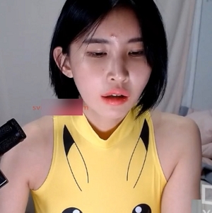 韩国主播ekgp：h级丰乳胖臀御姐甩奶按摩高清视频17.4gg