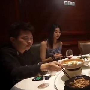 ，观众可以更加贴近主角q的生活，感受到他的真实性和可爱性。总的来说，《堕落人q四部大合集》是一部内容丰富、制作精