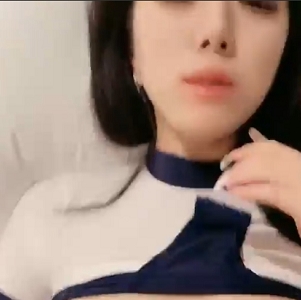 人气女神小球迷《球王451.3g合集》19v视频，精彩收录球场飒爽英姿