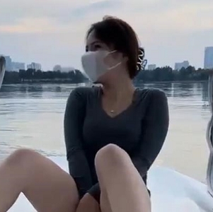 推特打野女神美杜莎最新私拍精选9v1.3g，公园商场大胆出击